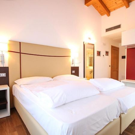 Thai Orchidee Restaurant&Rooms การ์ดา ภายนอก รูปภาพ