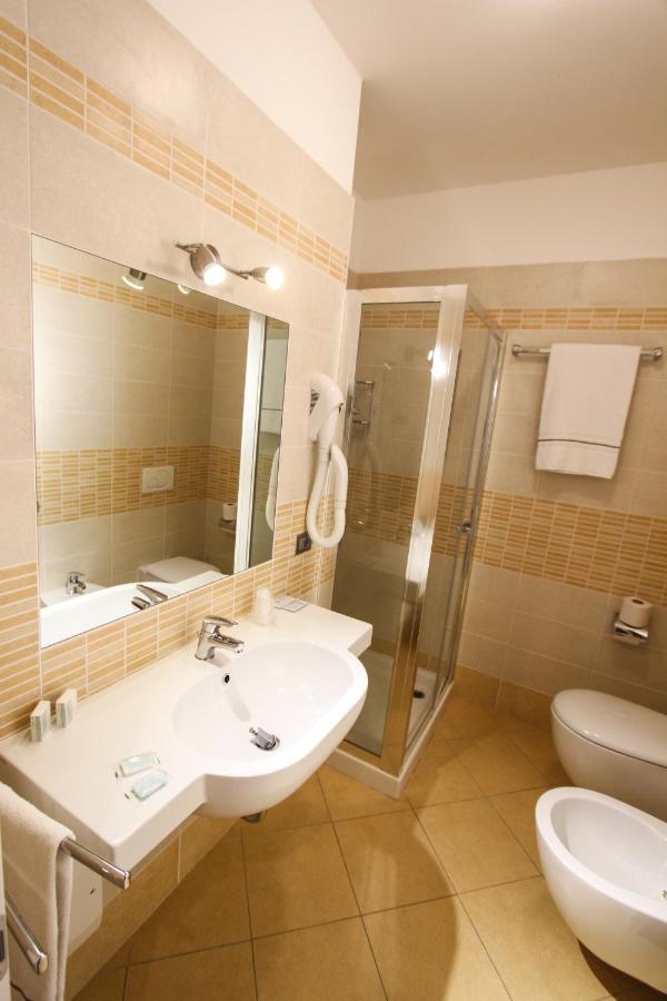 Thai Orchidee Restaurant&Rooms การ์ดา ภายนอก รูปภาพ