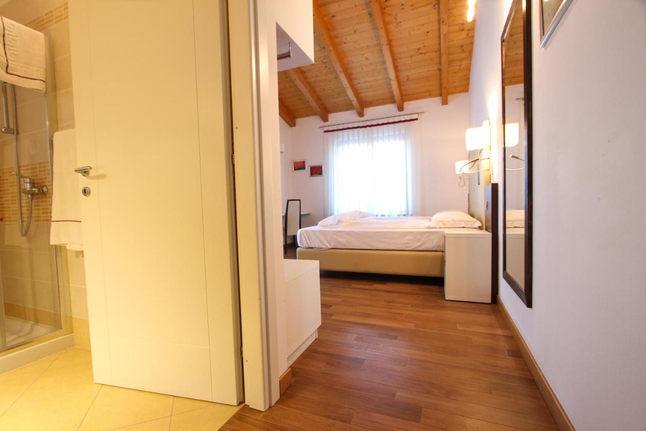 Thai Orchidee Restaurant&Rooms การ์ดา ภายนอก รูปภาพ
