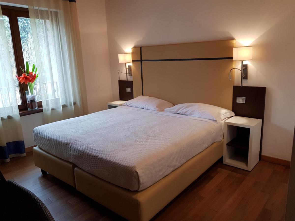 Thai Orchidee Restaurant&Rooms การ์ดา ภายนอก รูปภาพ